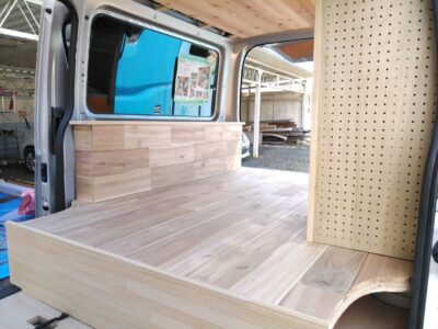 キャンピングカー木工事工程完了　床・天井・壁材 アカシア